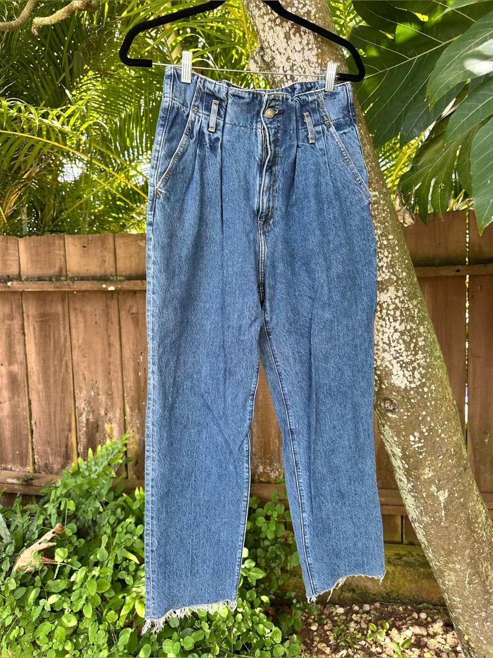 Abercrombie and Fitch Classic Blue Paperbag High Waist Mom Jean Size 27